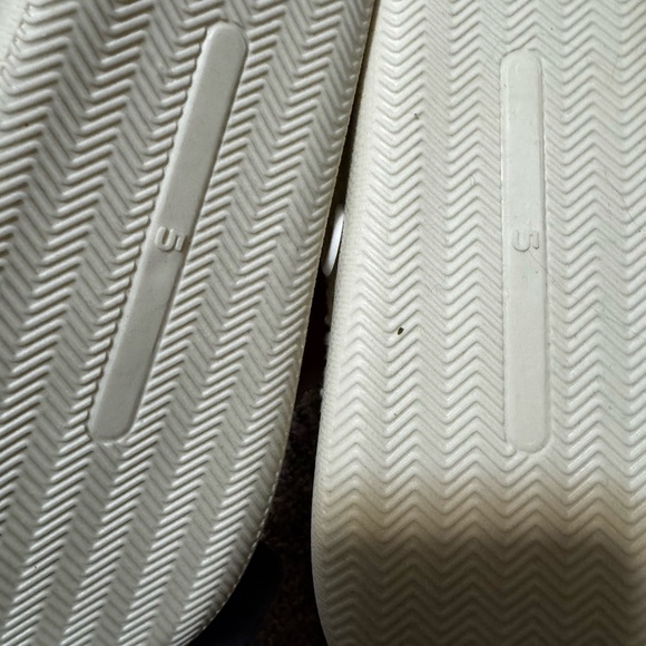 Slippers - Picture 3 of 3